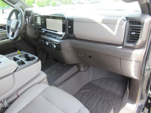 Used 2024 GMC Sierra 1500 SLT AWD/4WD image 11