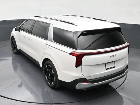 Used 2025 Kia Carnival EX FWD image 14