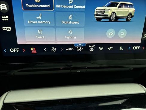 New 2025 Lincoln Navigator L Reserve image 19