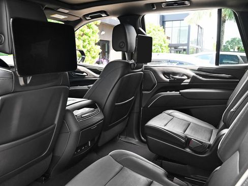 Used 2023 Cadillac Escalade Sport AWD/4WD image 8
