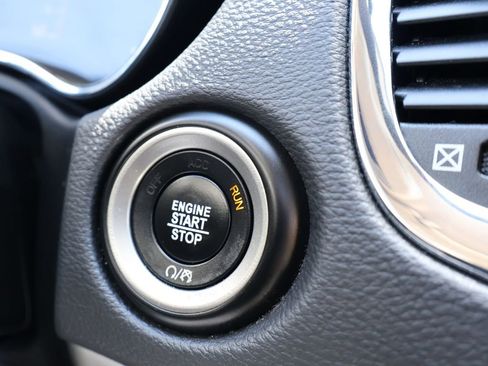 Used 2018 Dodge Durango SXT w/ Quick Order Package 2BB image 19