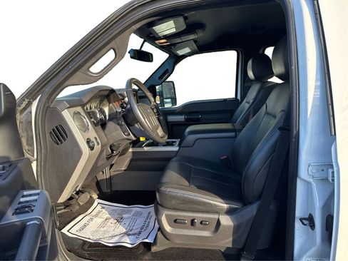 Used 2015 Ford F250 Lariat w/ Chrome Package image 11