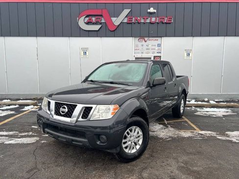 Used 2015 Nissan Frontier SV image 1
