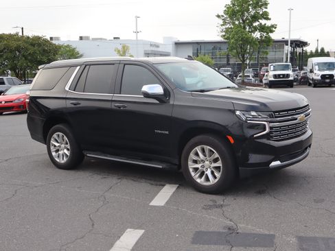 Used 2023 Chevrolet Tahoe Premier w/ Premium Package 2 AWD/4WD image 13