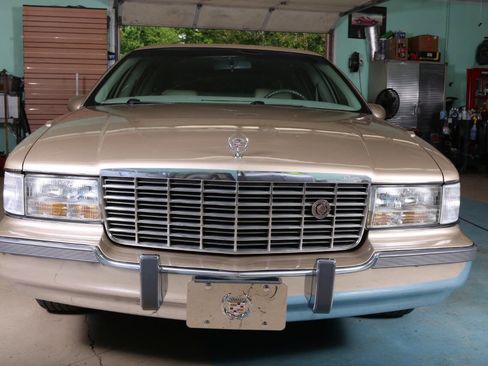 Used 1994 Cadillac Fleetwood Brougham RWD image 19