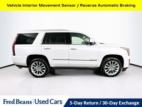 Used 2020 Cadillac Escalade Premium Luxury AWD/4WD image 13