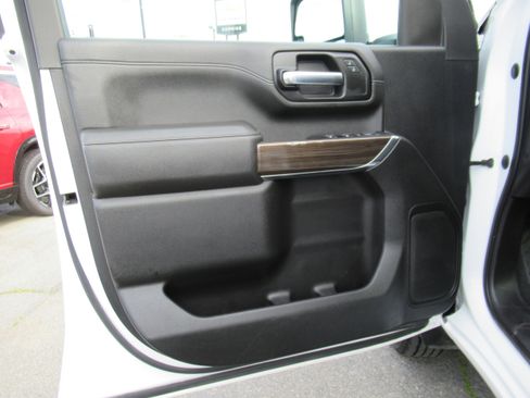 Used 2023 Chevrolet Silverado 2500 LT image 8