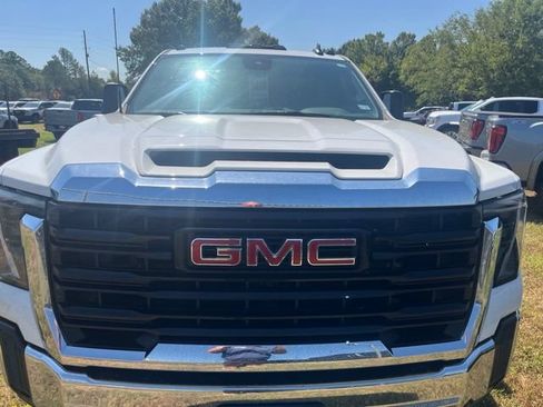 Used 2025 GMC Sierra 3500 Pro AWD/4WD image 4