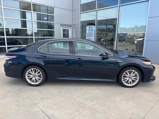 Used 2018 Toyota Camry XLE FWD image 8