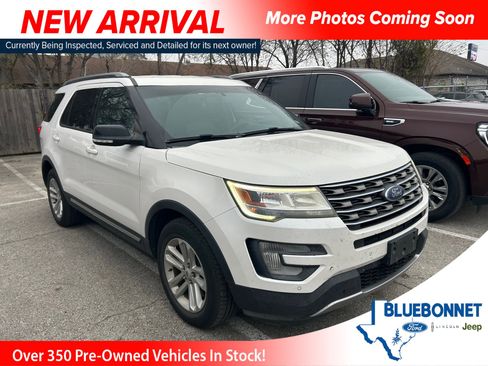 Used 2017 Ford Explorer XLT w/ Equipment Group 202A image 1