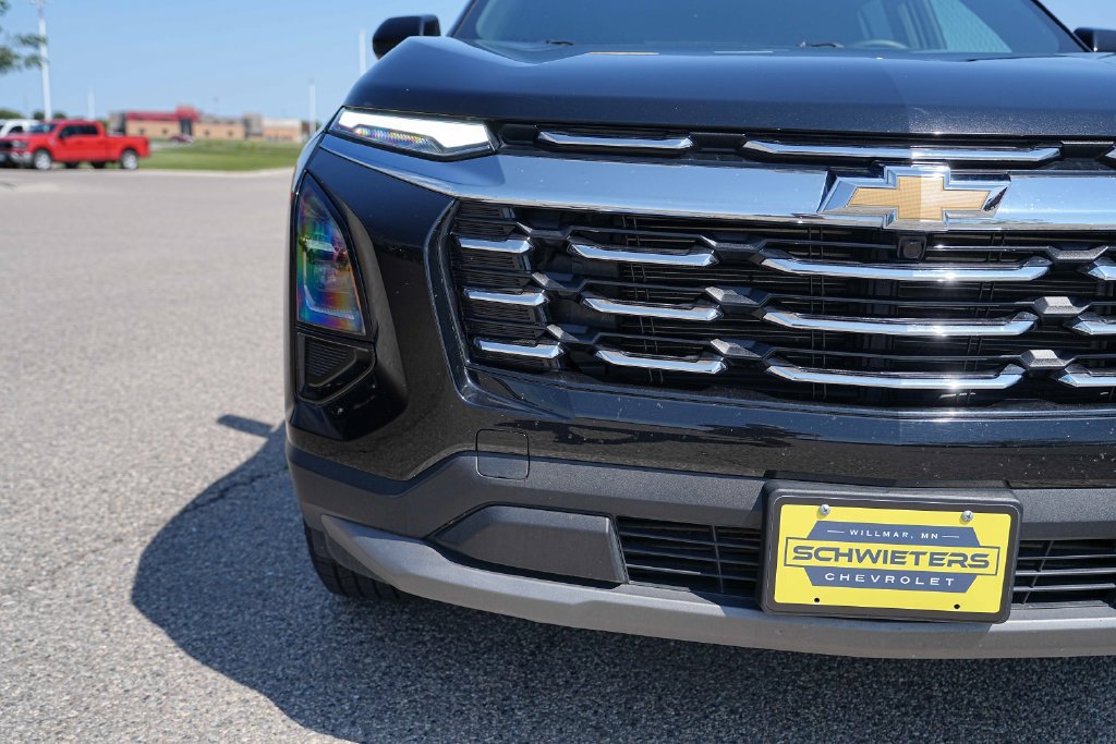 Used 2026 Chevrolet Equinox LT AWD/4WD image 4