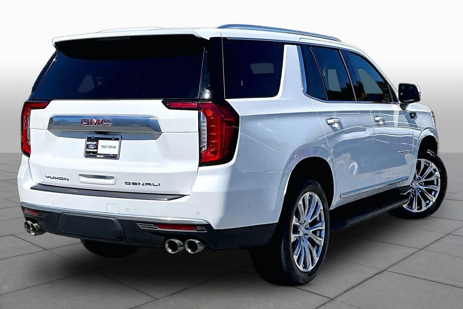 Used 2024 GMC Yukon Denali w/ Advanced Technology Package AWD/4WD image 13