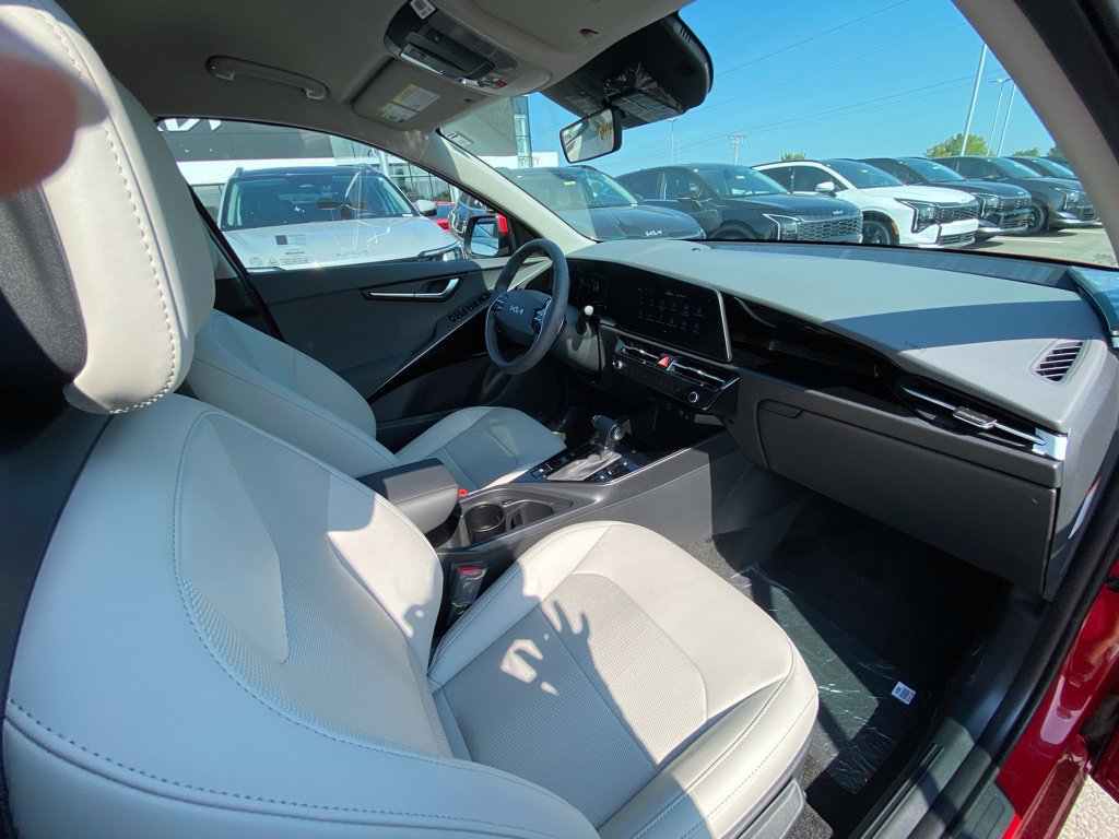 New 2026 Kia Niro EX FWD image 27