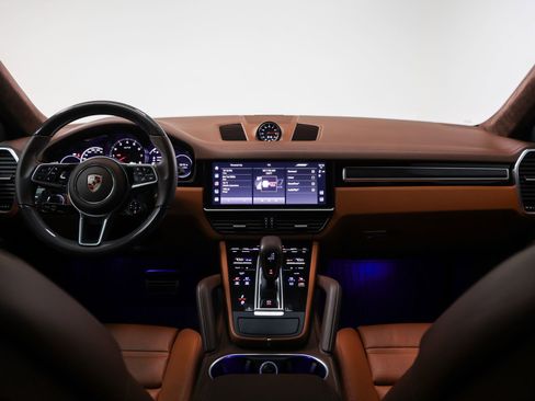 Certified 2023 Porsche Cayenne GTS image 40