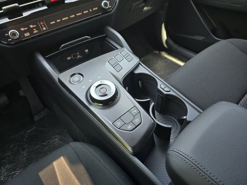 New 2026 Kia Sportage LX FWD image 9