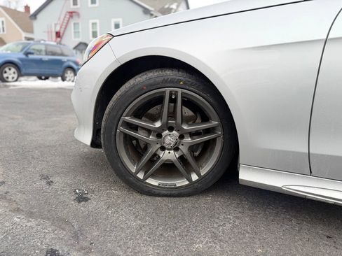 Used 2014 Mercedes-Benz E 350 4MATIC Wagon image 9