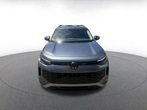 Used 2026 Volkswagen Tiguan SE FWD image 4
