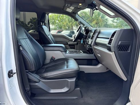 Used 2022 Ford F250 XLT w/ XLT Premium Package AWD/4WD image 30