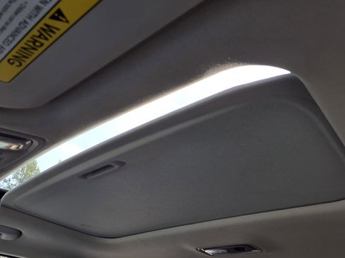 Used 2020 Kia Niro EX Premium image 24