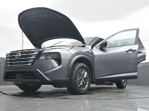 Certified 2025 Nissan Rogue S image 36