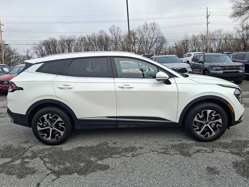 Used 2025 Kia Sportage EX image 7