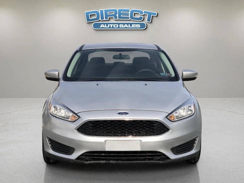 Used 2015 Ford Focus SE FWD image 2