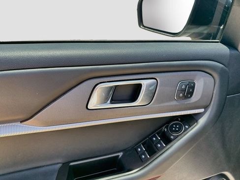 Used 2025 Ford Explorer ST-Line w/ Premium Package RWD image 9