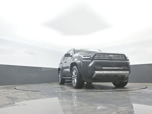 Used 2025 Toyota 4Runner Limited AWD/4WD image 33