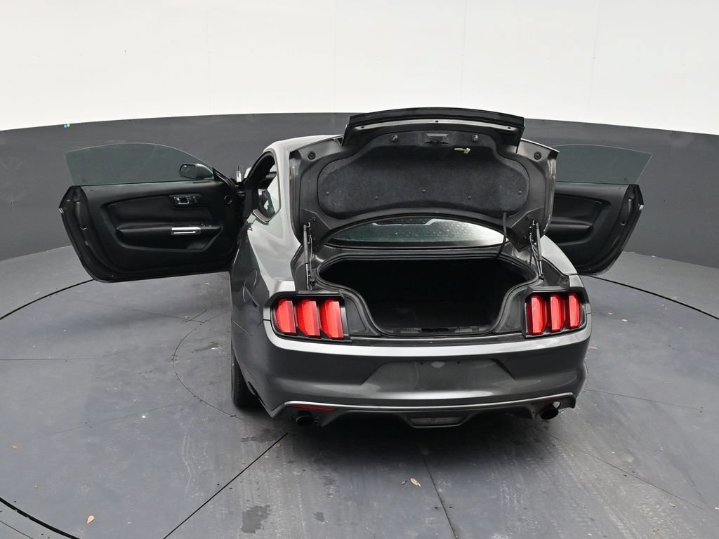 Used 2017 Ford Mustang Coupe RWD image 31