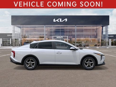 New 2026 Kia K4 LXS image 7