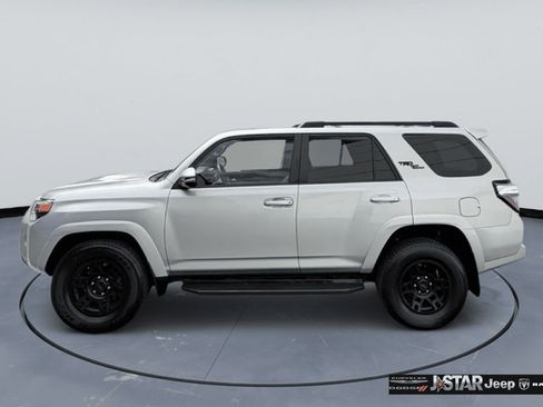 Used 2024 Toyota 4Runner TRD Off-Road Premium w/ Moonroof Package AWD/4WD image 8
