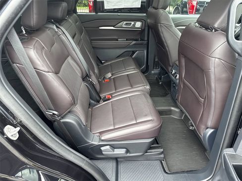 Used 2025 Ford Explorer Platinum image 19