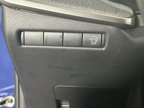 Used 2025 Nissan Kicks SV FWD image 17