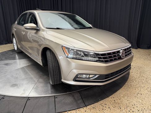 Used 2016 Volkswagen Passat 1.8T SE w/ Lighting Package (P06) FWD image 12