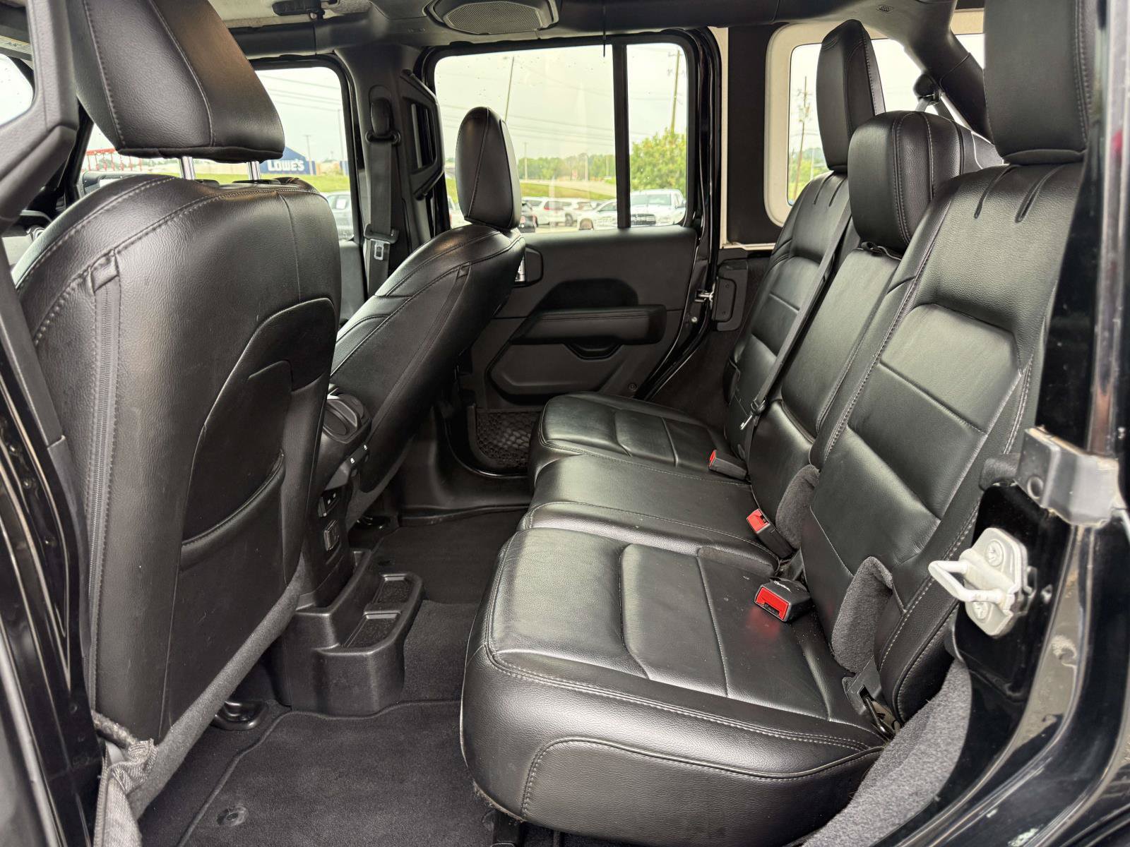 Used 2021 Jeep Wrangler Unlimited Sahara AWD/4WD image 6