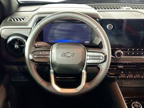 Used 2024 Chevrolet Colorado Z71 w/ Z71 Convenience Package 2 image 13