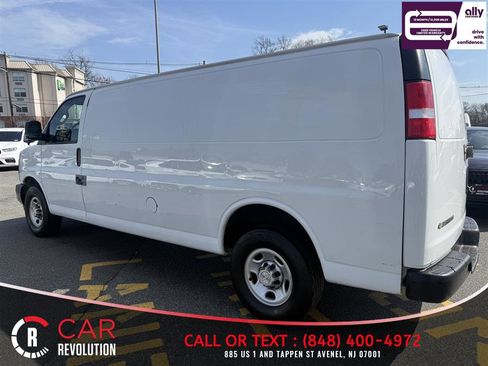 Used 2021 Chevrolet Express 3500 Extended w/ Driver Convenience Package RWD image 4