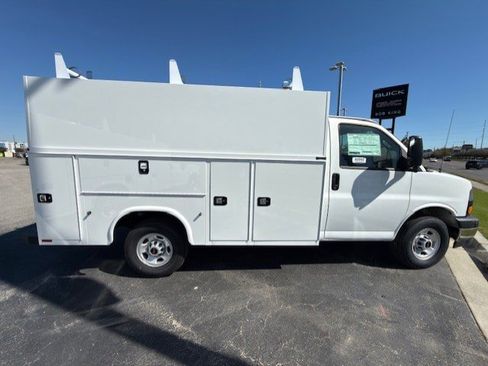 New 2025 GMC Savana 3500 1WT w/ Power Convenience Package image 2