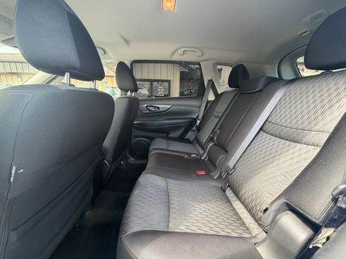 Used 2018 Nissan Rogue SV FWD image 21