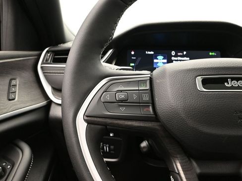 Used 2025 Jeep Grand Cherokee Limited 4xe image 30