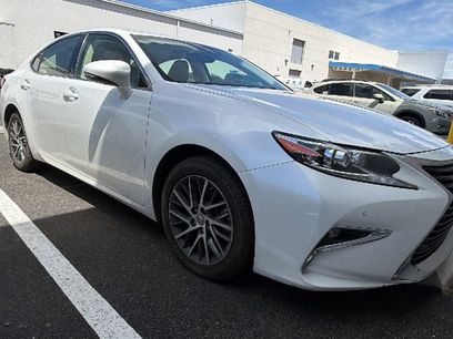 Used 2016 Lexus ES 350 w/ Navigation System Package