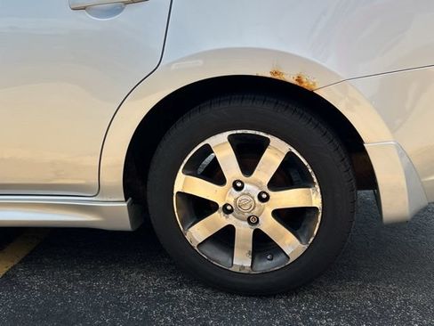 Used 2012 Nissan Sentra 2.0 SR w/ Special Edition Pkg FWD image 5