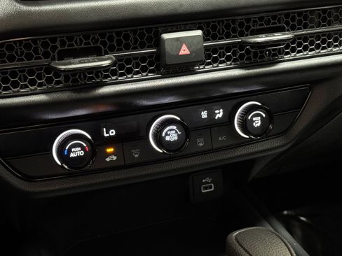 Certified 2025 Honda HR-V LX image 24