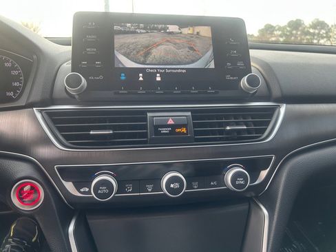 Used 2018 Honda Accord LX image 21
