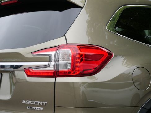 Used 2023 Subaru Ascent Limited w/ Technology Package AWD/4WD image 5