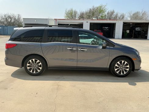 Used 2022 Honda Odyssey EX-L image 4