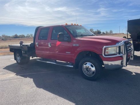 Used 2006 Ford F350 Lariat image 2