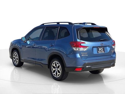 Used 2021 Subaru Forester Premium image 4