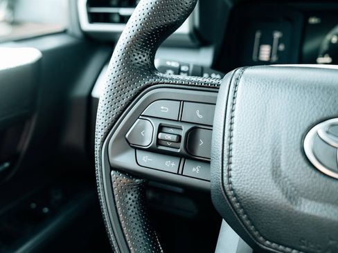 Used 2026 Toyota Tacoma SR5 image 23