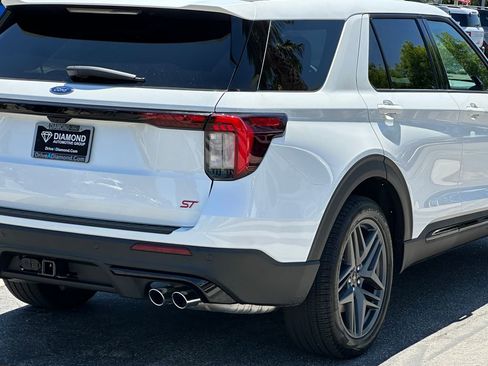 New 2026 Ford Explorer ST w/ Sun And Sound Package AWD/4WD image 8